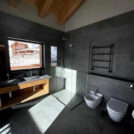 Skiing In The Italian Alps, Cervinia Domek alpejski *